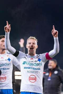 Värnamos Freddy Winsth jublar