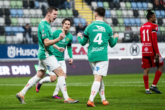 Jönköpings Södras Alexander Berntsson jublar med