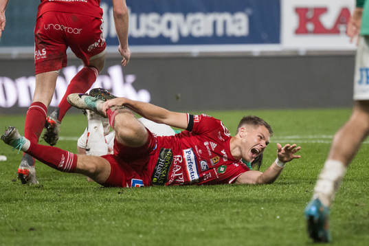 Skövde AIKs Gustav Broman har ont