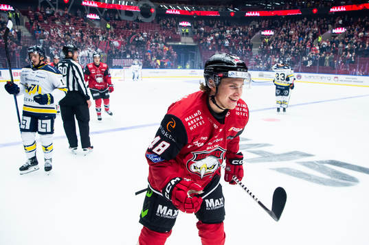 Malmö Redhawks Lauri Pajuniemi jublar