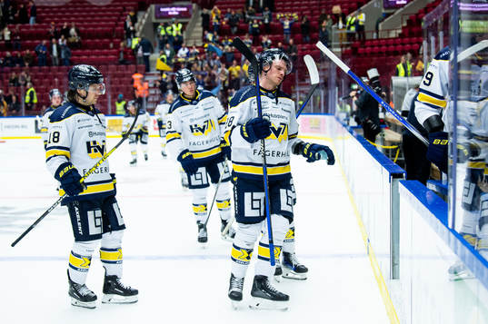 HV71s Kalle Maalahti deppar