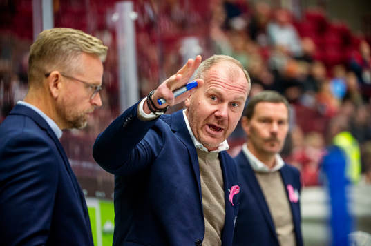 HV71s tränare Johan Lindbom