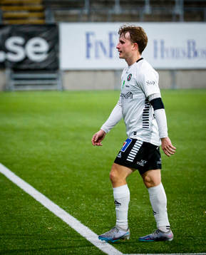 Örebros Victor Backman deppar