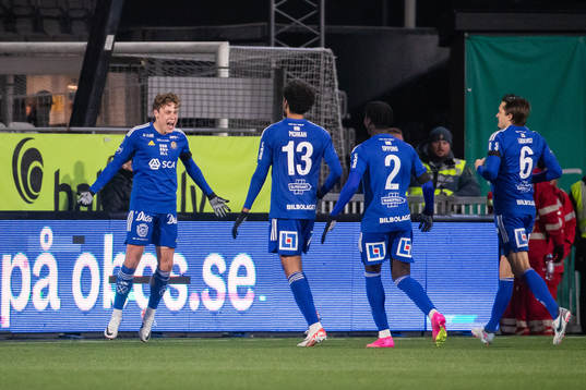 GIF Sundsvalls Jesper Carström jublar