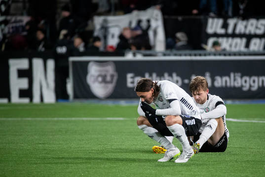 Örebros Adam Bark och Niclas Bergmark deppar