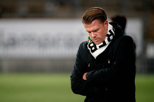 Örebros huvudtränare Christian Järdler deppar