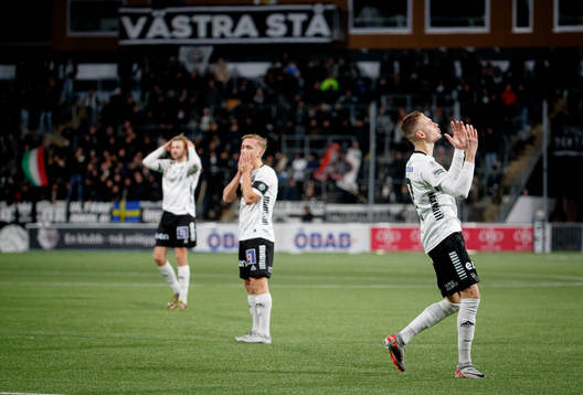 Örebros David Seger och Jake Larsson deppar
