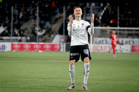 Örebros Jake Larsson deppar