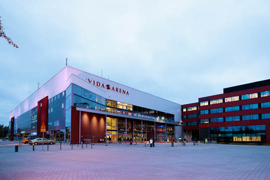 Exteriör vy av Vida arena före ishockeymatchen i SHL