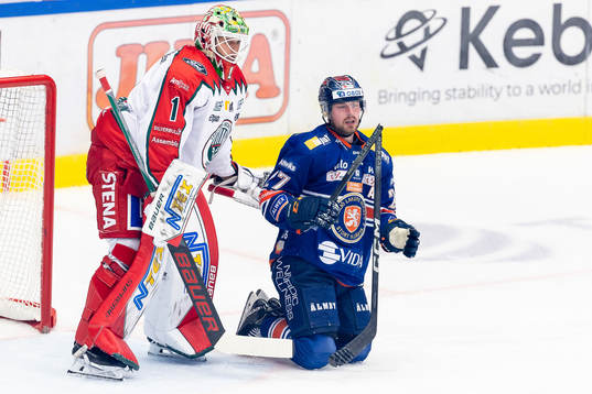 Frölundas målvakt Lars Johansson och Växjös Martin
