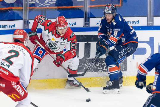 Frölundas Max Lindroth och Växjös Victor Stjernborg