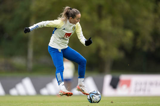 Kosovare Asllani of Sweden