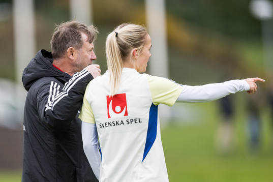 Head coach Peter Gerhardsson and Hanna Lundkvist of Sweden