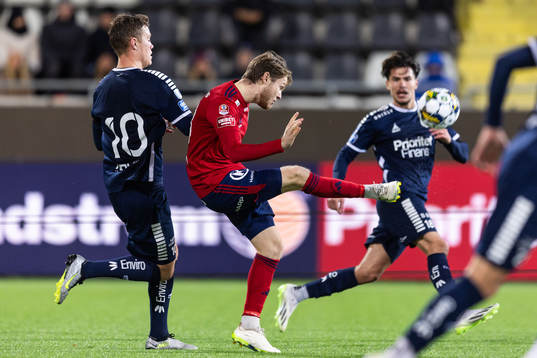 Utsiktens Albin Skoglund och Östers Daniel Ljung