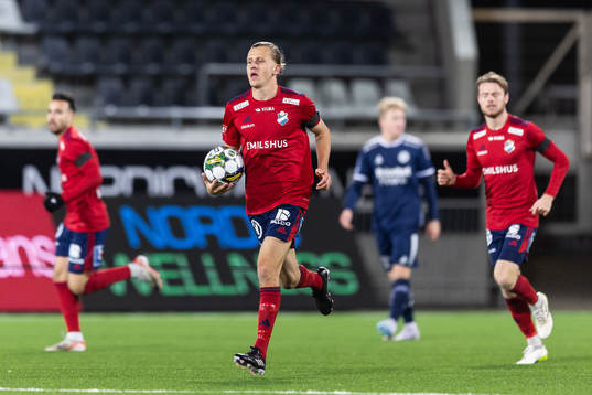 Östers Jesper Jonasson Westermark jublar