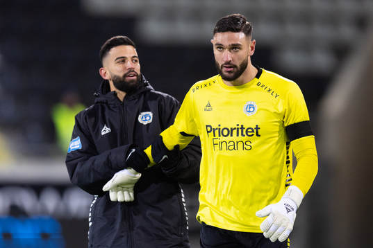 Utsiktens Paulo Marcelo Souza Alves och målvakt Elias