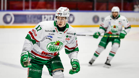Rögles Simon Zether utan klubba