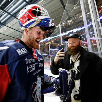 Linköpings målvakt Marcus Högberg jublar
