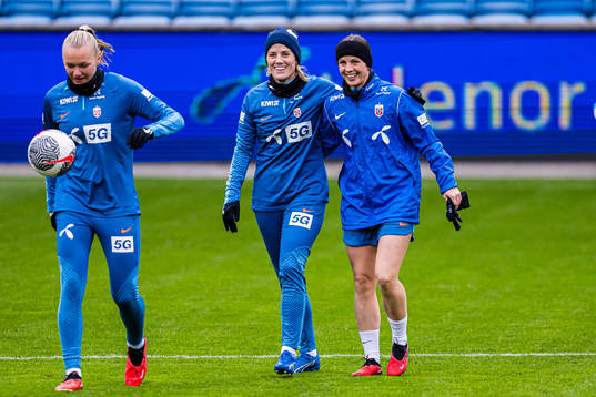 Maren Nævdal Mjelde and Tuva Hansen of the Norwegian