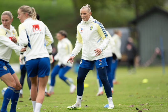 Stina Blackstenius of Sweden