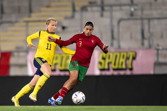 Tilda Sandén of Sweden and Érica Cancelinha of Portugal