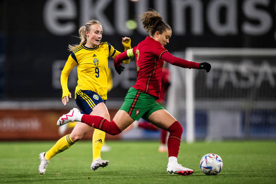 Ida Åkerlund of Sweden and Gabriela Vinhas of Portugal