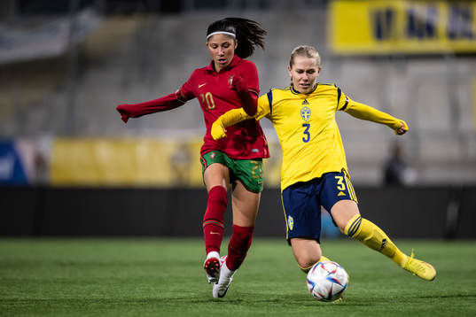 Lara Martins of Portugal and Ida Garmfors of Sweden zduring