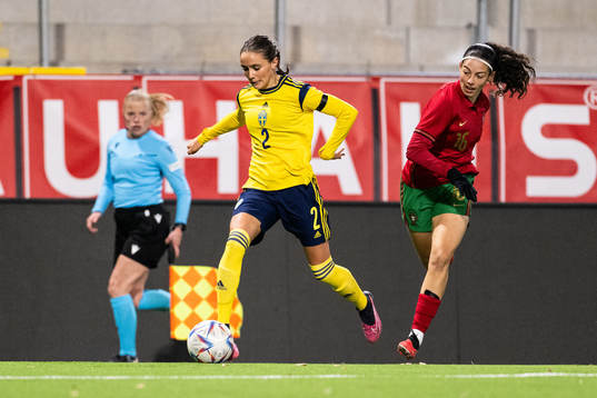 Vera Blom of Sweden and Ana Cunha of Portugal