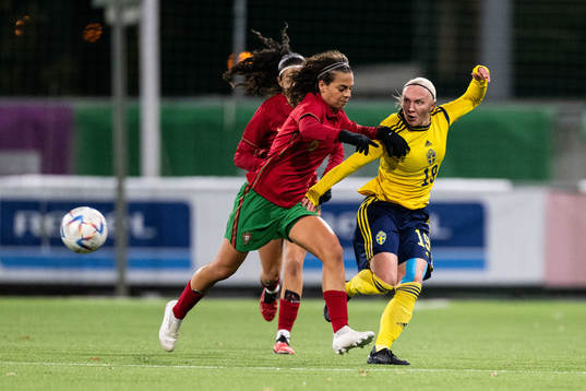 Marta Gago of Portugal and Lovisa Brogren of Sweden