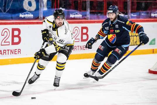 AIKs Arvid Degerstedt och Djurgårdens Alexander Ytterell
