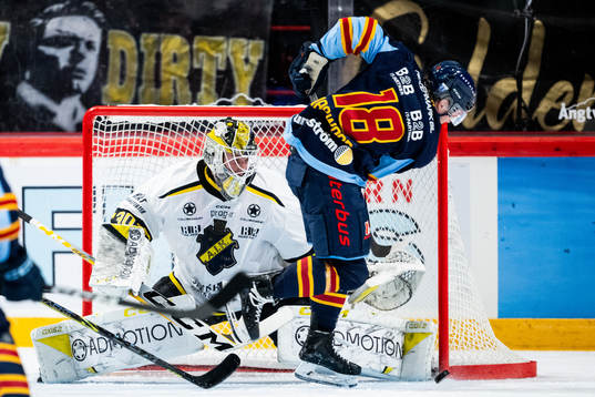 AIKs målvakt Tobias Normann och Djurgårdens Zachary