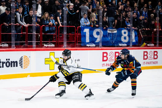 AIKs Mathew Maione och Djurgårdens Kevin Karlsson