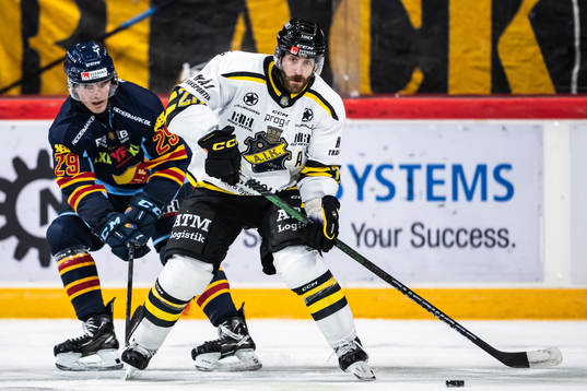 Djurgårdens Axel Andersson och AIKs Mathew Maione