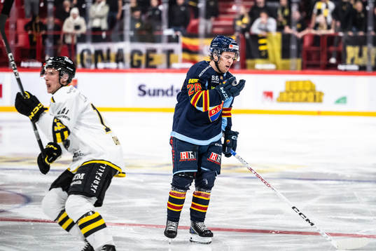 Djurgårdens Emil Berglund har ont