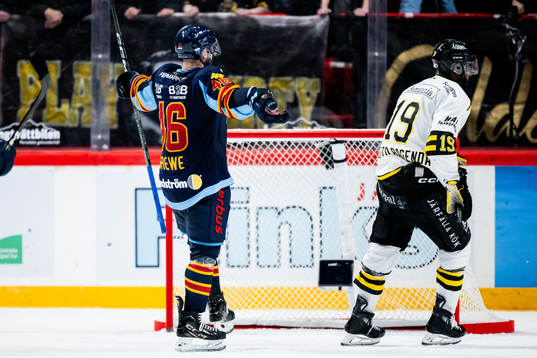 Djurgårdens Albin Grewe jublar