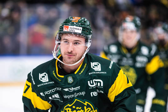 Björklövens Nicholas Schilkey jublar