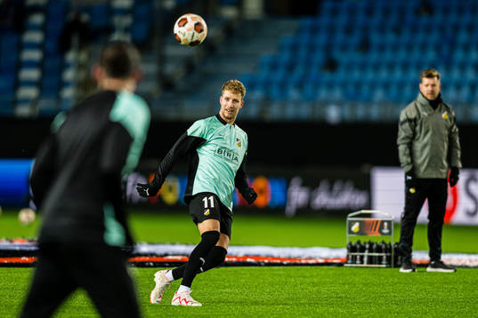 Samuel Gustafson of Häcken warms up