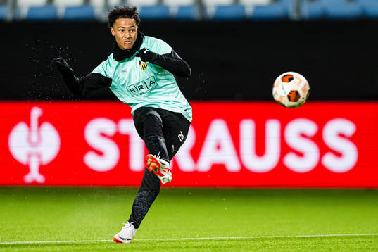 Momodou Lamin Sonko of Häcken warms up
