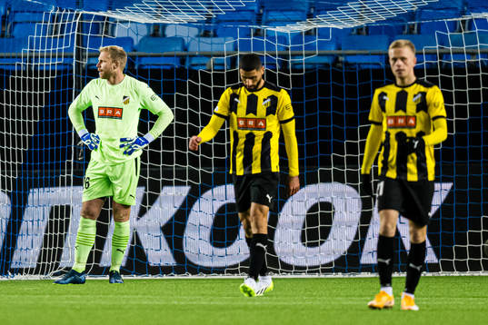 Peter Abrahamsson of Häcken looks dejected