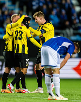 Momodou Lamin Sonko of Häcken celebrates