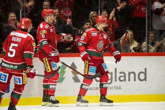 MoDos Mikkel Aagaard jublar