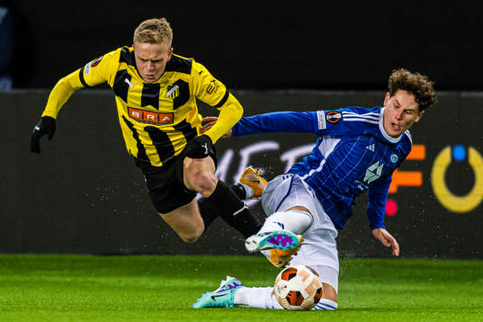Tomas Totland of Häcken and Mathias Løvik of Molde