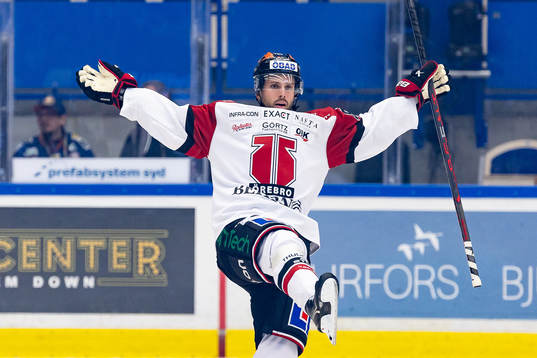 Örebros Mathias Bromé jublar