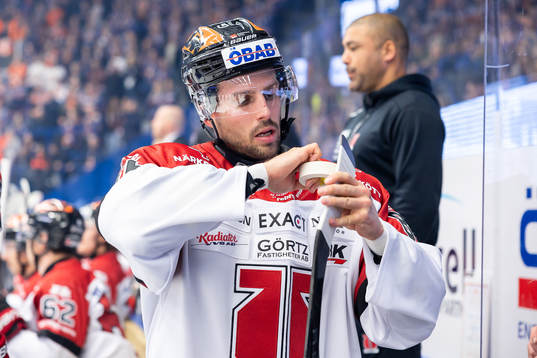 Örebros Mathias Bromé tejpar klubban