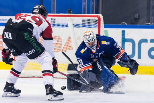 Växjös målvakt Emil Larmi