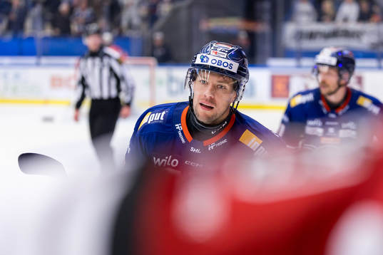 Växjös Robert Rosén jublar
