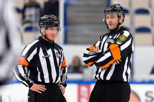 Domare Alexander Österberg och Domare Daniel Eriksson