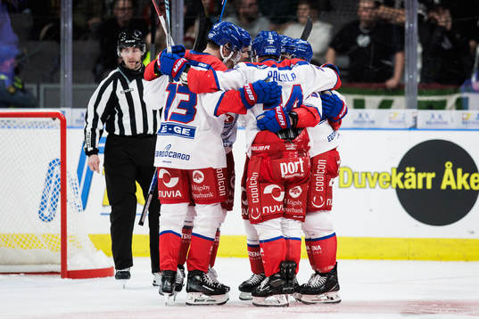 Oskarshamns Nick Olesen jublar