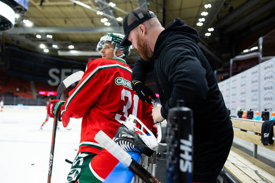 Frölundas materialförvaltare Andy Fagerström byter