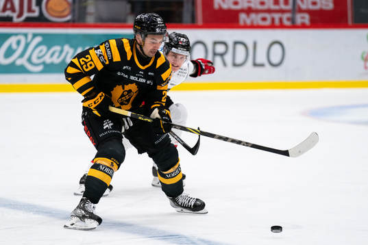 Skellefteås Dylan Sikura och Malmö Redhawks Fredrik